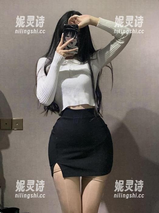 微密圈 - 陈佩奇这波“肉丝”狂潮，下载这些图片虽说是小心意，但贼让人充满期待！