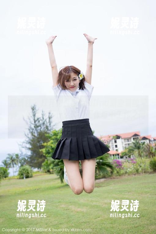 魅妍社-兜豆靓Youlina 魅妍社 - 打开兜豆靓Youlina职业装的写真,体验一下什么叫“工作与不工作之间的微妙平衡”。