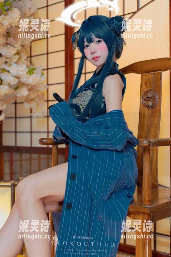 黏黏团子兔 在沙滩上翻滚的黏黏团子兔——夏日cos图册,一切都联系不起来